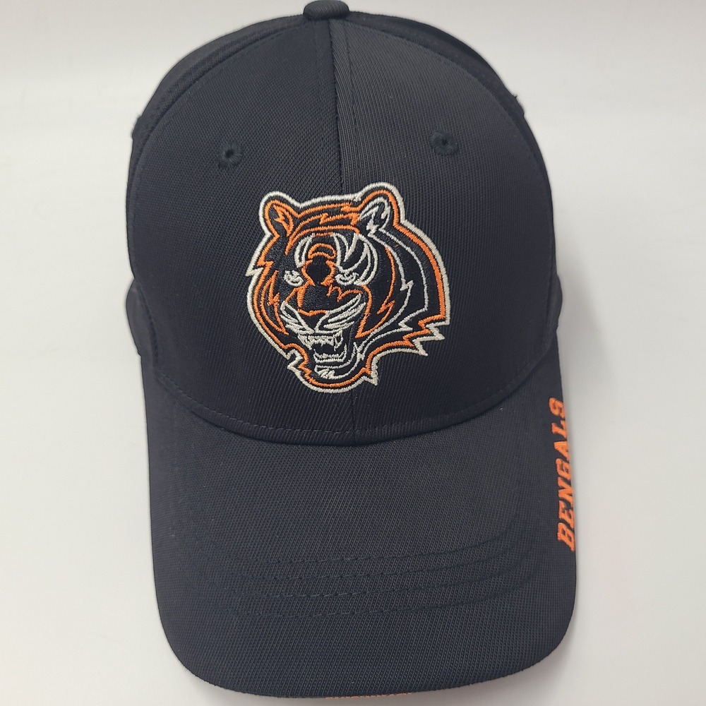 Cincinnati Bengals Hat Fitted (Seems S-M) NFL Team Apparel Black Orange NFL Men